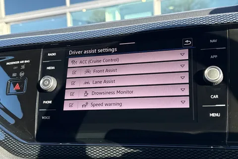 DE75KFK Volkswagen Polo 1.0 TSI Match 5dr DSG | Parking sensors | Rear Camera Thumbnail #28