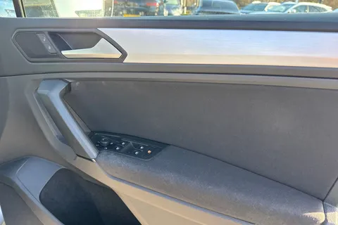 18 of 61 for Volkswagen Tiguan 1.5 TSI EVO Match Euro 6 (s/s) 5dr