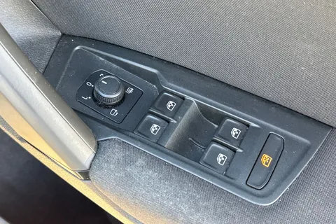 37 of 61 for Volkswagen Tiguan 1.5 TSI EVO Match Euro 6 (s/s) 5dr