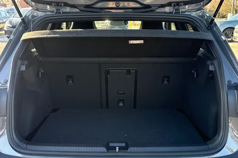 MK24LWV Volkswagen Golf 1.5 TSI 150 R-Line 5dr **18' BERGAMO ALLOYS** Thumbnail #7