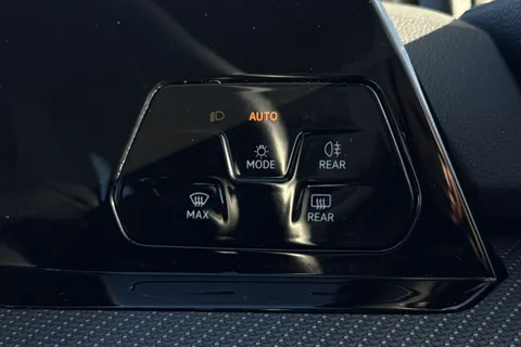 MK24LWV Volkswagen Golf 1.5 TSI 150 R-Line 5dr **18' BERGAMO ALLOYS** Thumbnail #40