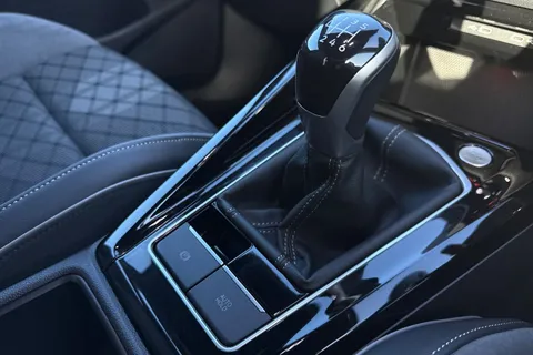 MK24LWV Volkswagen Golf 1.5 TSI 150 R-Line 5dr **18' BERGAMO ALLOYS** Thumbnail #42