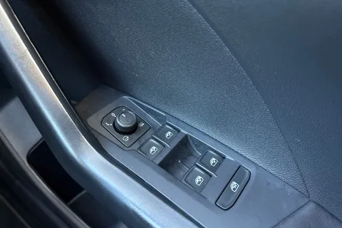 DG23KLL Volkswagen T-Cross 1.0 TSI 110 Black Edition 5dr | App Connect | Acc Thumbnail #26