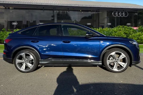 KR25ODM Audi Q4 e-tron Q4 Sportback Black Edition 45 e-tron 210,00 kW Thumbnail #4