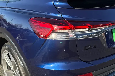 KR25ODM Audi Q4 e-tron Q4 Sportback Black Edition 45 e-tron 210,00 kW Thumbnail #8