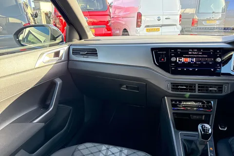 CY72EMF Volkswagen Taigo 1.0 TSI 110 R-Line 5dr ⭐Black Design pack & 18' Misano Alloys⭐ Thumbnail #16