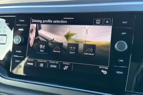 CY72EMF Volkswagen Taigo 1.0 TSI 110 R-Line 5dr ⭐Black Design pack & 18' Misano Alloys⭐ Thumbnail #48