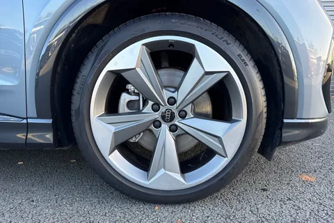 KN25YJY Audi Q4 e-tron Q4 Sportback Black Edition 45 e-tron  210,00 kW Thumbnail #8