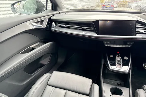 KN25YJY Audi Q4 e-tron Q4 Sportback Black Edition 45 e-tron  210,00 kW Thumbnail #16