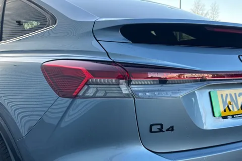 KN25YJY Audi Q4 e-tron Q4 Sportback Black Edition 45 e-tron  210,00 kW Thumbnail #17