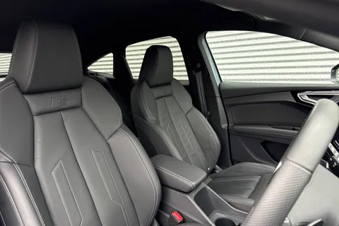 KN25YJY Audi Q4 e-tron Q4 Sportback Black Edition 45 e-tron  210,00 kW Thumbnail #22