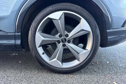 KN25YJY Audi Q4 e-tron Q4 Sportback Black Edition 45 e-tron  210,00 kW Thumbnail #24