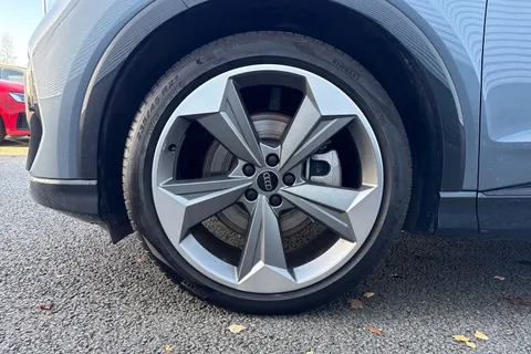 KN25YJY Audi Q4 e-tron Q4 Sportback Black Edition 45 e-tron  210,00 kW Thumbnail #25