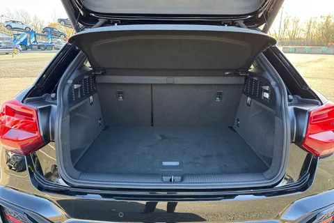 DK74XJH Audi Q2 Black Edition 35 TFSI  150 PS S tronic Thumbnail #7