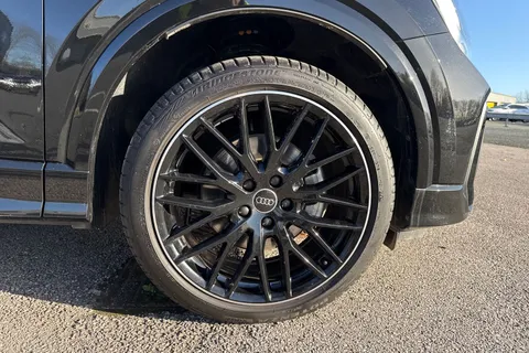 DK74XJH Audi Q2 Black Edition 35 TFSI  150 PS S tronic Thumbnail #10