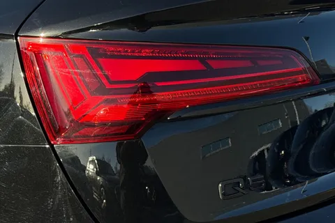 FP22WCZ Audi Q5 Edition 1 45 TFSI quattro 265 PS S tronic Thumbnail #17