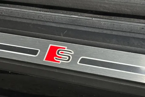 FP22WCZ Audi Q5 Edition 1 45 TFSI quattro 265 PS S tronic Thumbnail #49