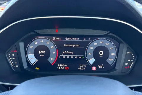 KR74BYX Audi Q3 Black Edition 35 TFSI 150 PS S tronic Thumbnail #37