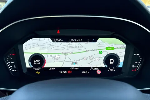 KR74BYX Audi Q3 Black Edition 35 TFSI 150 PS S tronic Thumbnail #38