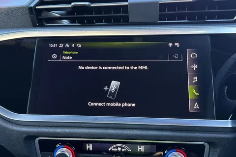 KR74BYX Audi Q3 Black Edition 35 TFSI 150 PS S tronic Thumbnail #41