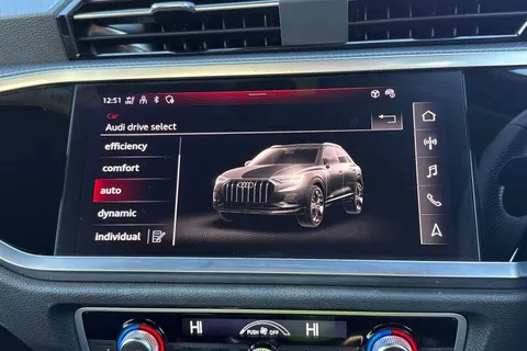 KR74BYX Audi Q3 Black Edition 35 TFSI 150 PS S tronic Thumbnail #44