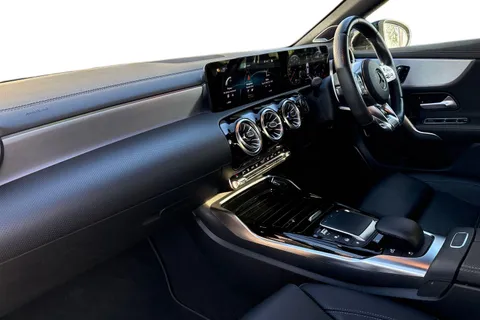 DV71OGR Mercedes-Benz A Class 2.0 A35 AMG Edition (Premium Plus) 7G-DCT 4MATIC Euro 6 (s/s) 4dr Thumbnail #16