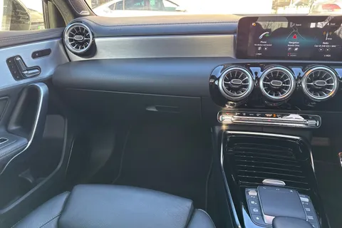 DV71OGR Mercedes-Benz A Class 2.0 A35 AMG Edition (Premium Plus) 7G-DCT 4MATIC Euro 6 (s/s) 4dr Thumbnail #21