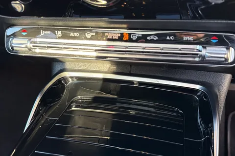 DV71OGR Mercedes-Benz A Class 2.0 A35 AMG Edition (Premium Plus) 7G-DCT 4MATIC Euro 6 (s/s) 4dr Thumbnail #23