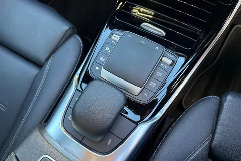 DV71OGR Mercedes-Benz A Class 2.0 A35 AMG Edition (Premium Plus) 7G-DCT 4MATIC Euro 6 (s/s) 4dr Thumbnail #24