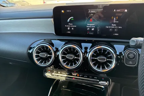 DV71OGR Mercedes-Benz A Class 2.0 A35 AMG Edition (Premium Plus) 7G-DCT 4MATIC Euro 6 (s/s) 4dr Thumbnail #32