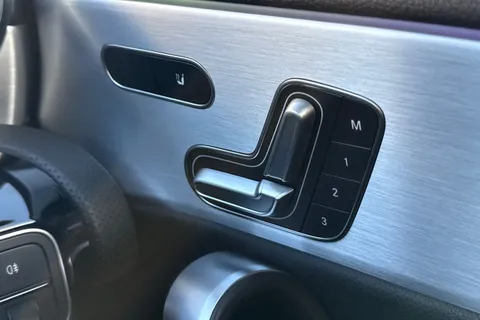 DV71OGR Mercedes-Benz A Class 2.0 A35 AMG Edition (Premium Plus) 7G-DCT 4MATIC Euro 6 (s/s) 4dr Thumbnail #49