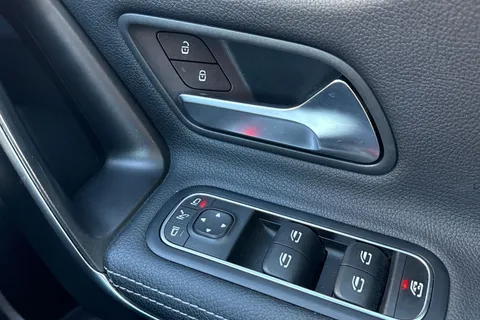 DV71OGR Mercedes-Benz A Class 2.0 A35 AMG Edition (Premium Plus) 7G-DCT 4MATIC Euro 6 (s/s) 4dr Thumbnail #50