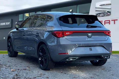SEAT Leon 1.5 TSI FR Black Edition Euro 6 (s/s) 5dr Thumbnail #3