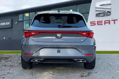 SEAT Leon 1.5 TSI FR Black Edition Euro 6 (s/s) 5dr Thumbnail #5