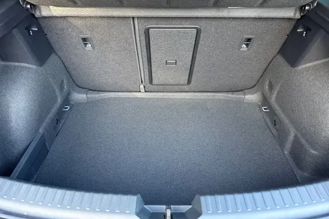 SEAT Leon 1.5 TSI FR Black Edition Euro 6 (s/s) 5dr Thumbnail #7