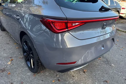 SEAT Leon 1.5 TSI FR Black Edition Euro 6 (s/s) 5dr Thumbnail #8