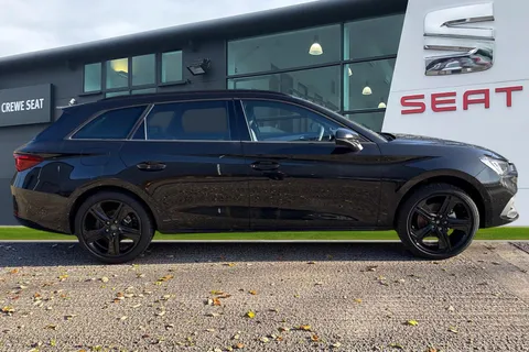  SEAT Leon 1.5 TSI FR Black Edition Euro 6 (s/s) 5dr Thumbnail #4