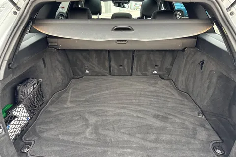 DH66UWL Mercedes-Benz C Class 2.1 C220d AMG Line (Premium) G-Tronic+ Euro 6 (s/s) 5dr Thumbnail #8