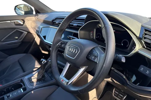 LR25WGN Audi Q3 S line 35 TFSI 150 PS S tronic Thumbnail #9