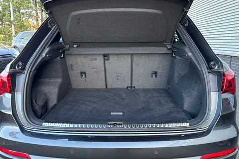 LR25WGN Audi Q3 S line 35 TFSI 150 PS S tronic Thumbnail #11