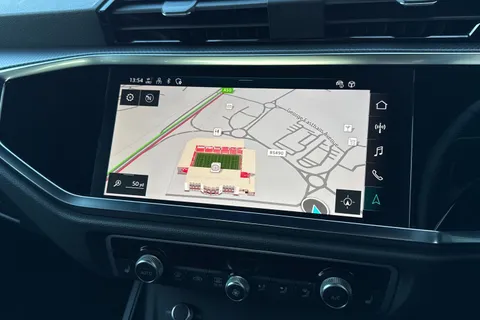 LR25WGN Audi Q3 S line 35 TFSI 150 PS S tronic Thumbnail #13