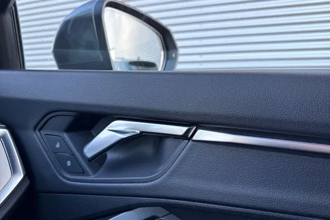 LR25WGN Audi Q3 S line 35 TFSI 150 PS S tronic Thumbnail #19