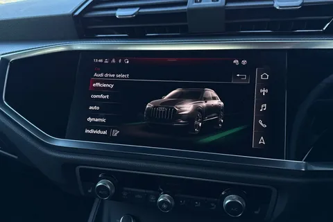 LR25WGN Audi Q3 S line 35 TFSI 150 PS S tronic Thumbnail #38