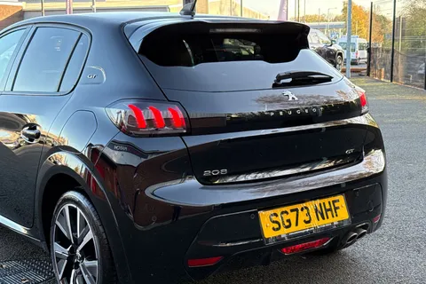 SG73NHF PEUGEOT 208 1.2 PureTech GT EAT Euro 6 (s/s) 5dr Thumbnail #17