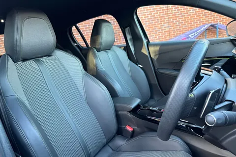 SG73NHF PEUGEOT 208 1.2 PureTech GT EAT Euro 6 (s/s) 5dr Thumbnail #22