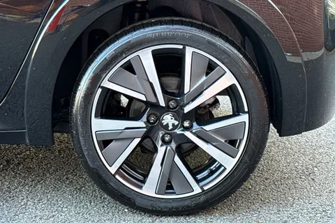 SG73NHF PEUGEOT 208 1.2 PureTech GT EAT Euro 6 (s/s) 5dr Thumbnail #24