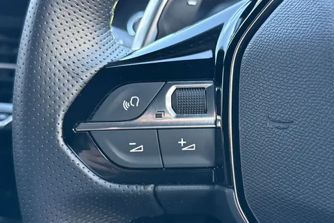 SG73NHF PEUGEOT 208 1.2 PureTech GT EAT Euro 6 (s/s) 5dr Thumbnail #38