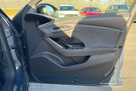 KP25YGH Audi S6 E-Tron Avant Edition 1 e-tron 370,00 kW Thumbnail #47