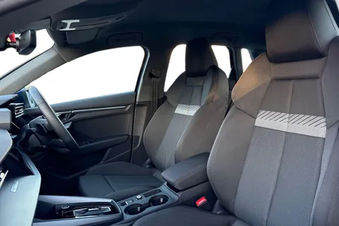 RK75FDA Audi A3 Sport 40 TFSI e 204 PS S tronic Thumbnail #11