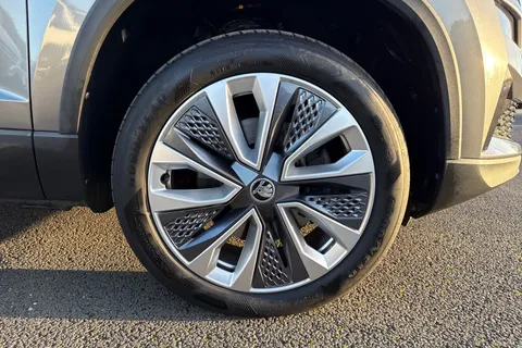 KY23YTX Škoda Karoq 2.0 TDI SE L DSG 4WD Euro 6 (s/s) 5dr Thumbnail #10